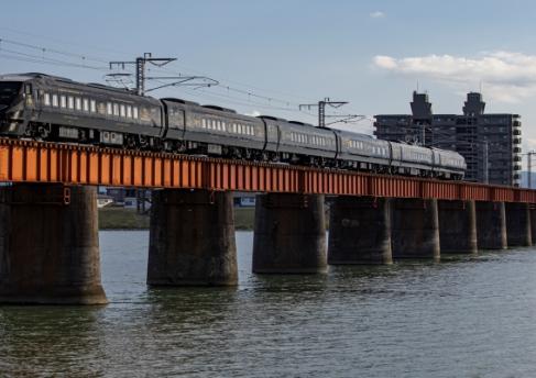 3041_【36ぷらす3】《土曜日》走行シーン（大淀川鉄橋）