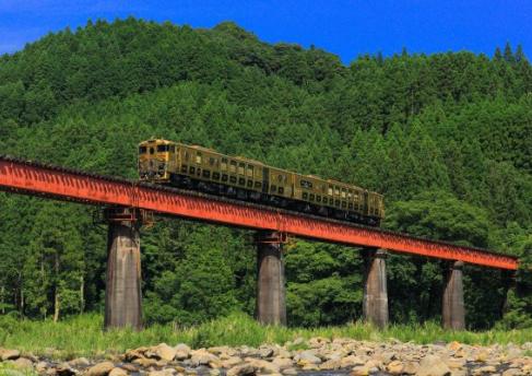 3086_【或る列車】走行シーン（鉄橋）