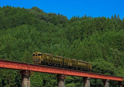 3087_【或る列車】走行シーン（鉄橋）