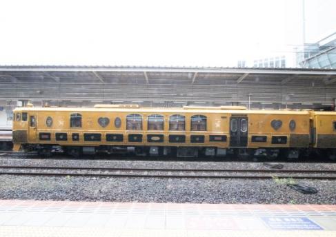 3233_【或る列車】外観