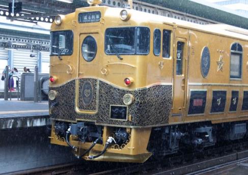 3248_【或る列車】外観