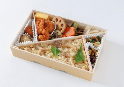 3482_【ゆふいんの森】ゆふいんの森弁当