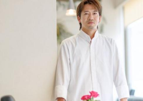 3663_【いちろく】《火曜日 ヌーヴェル・キュイジィーヌ・タカハシ》シェフ　高橋 翔大朗 氏（2025年10月から） 