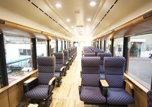352_【海幸山幸】内観（２号車）
