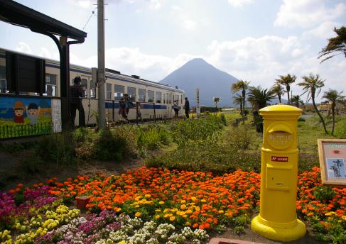 474_【その他】西大山駅（幸せを届ける黄色いポスト）
